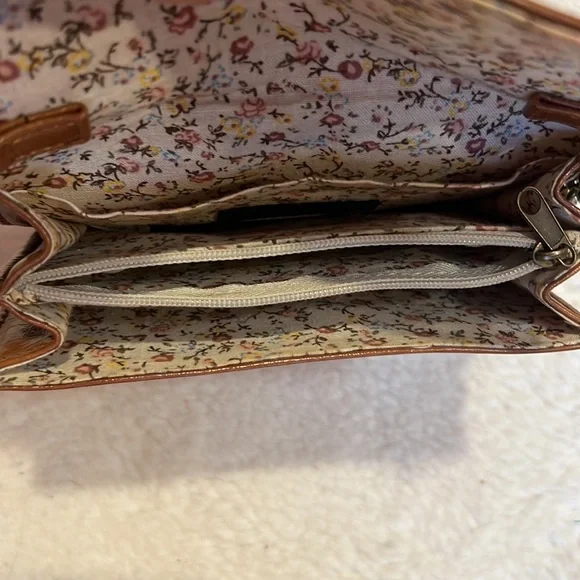 Steve Madden saddle brown cross body slim purse - Picture 4 of 6